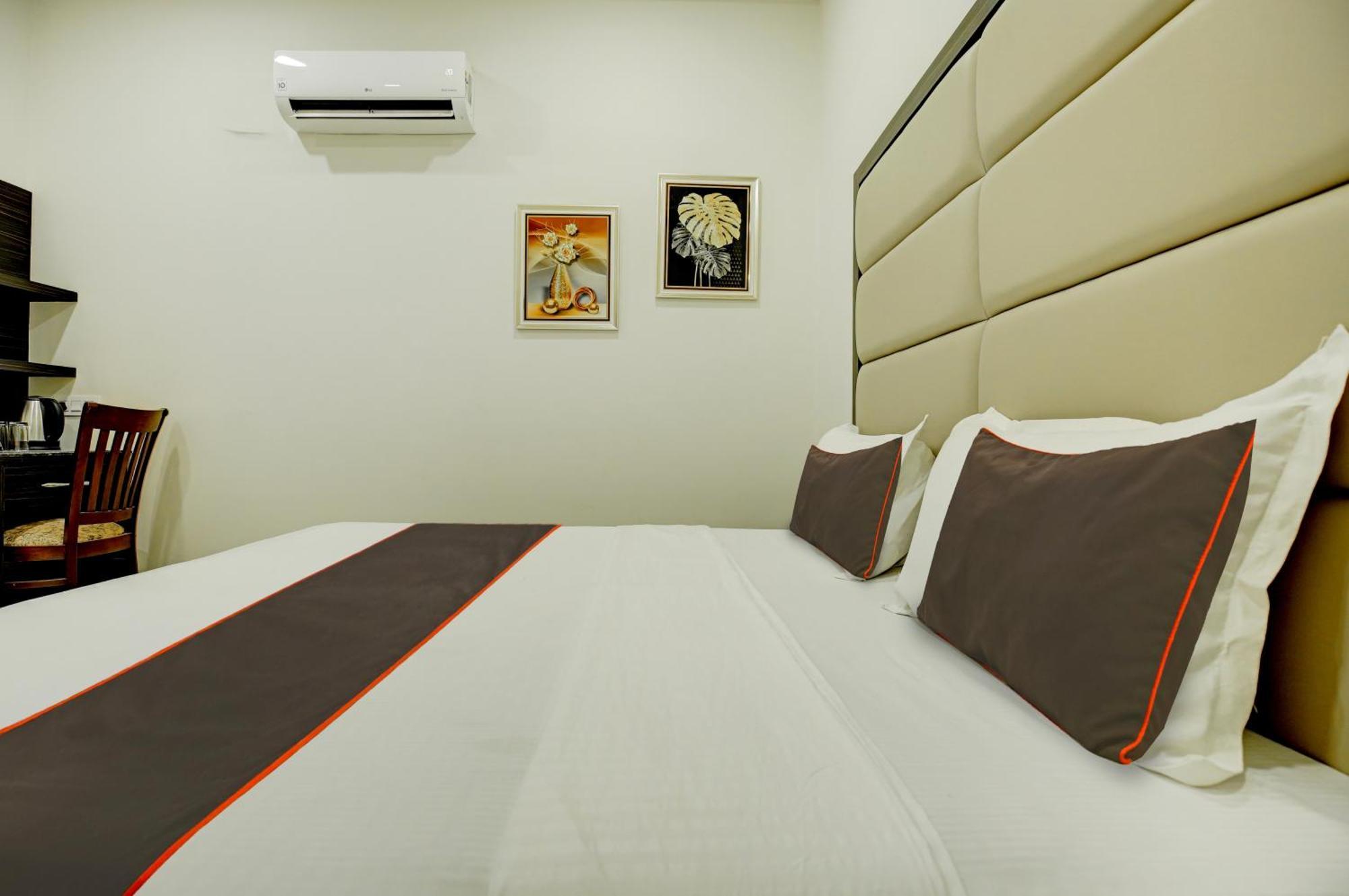 Super Collection O Ovel Hotel Grand Abadpura Buitenkant foto
