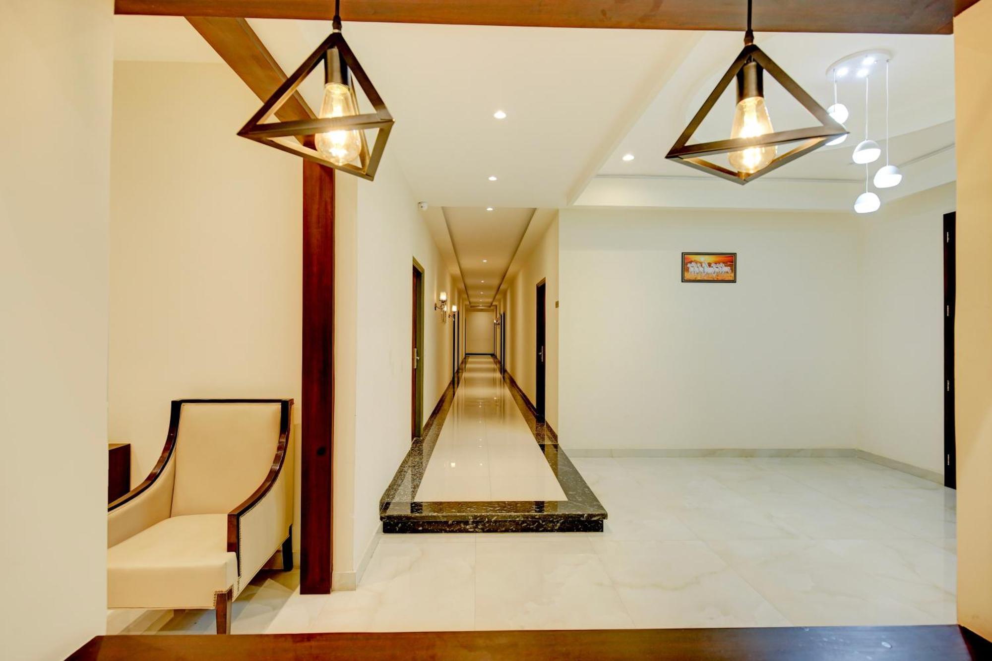Super Collection O Ovel Hotel Grand Abadpura Buitenkant foto