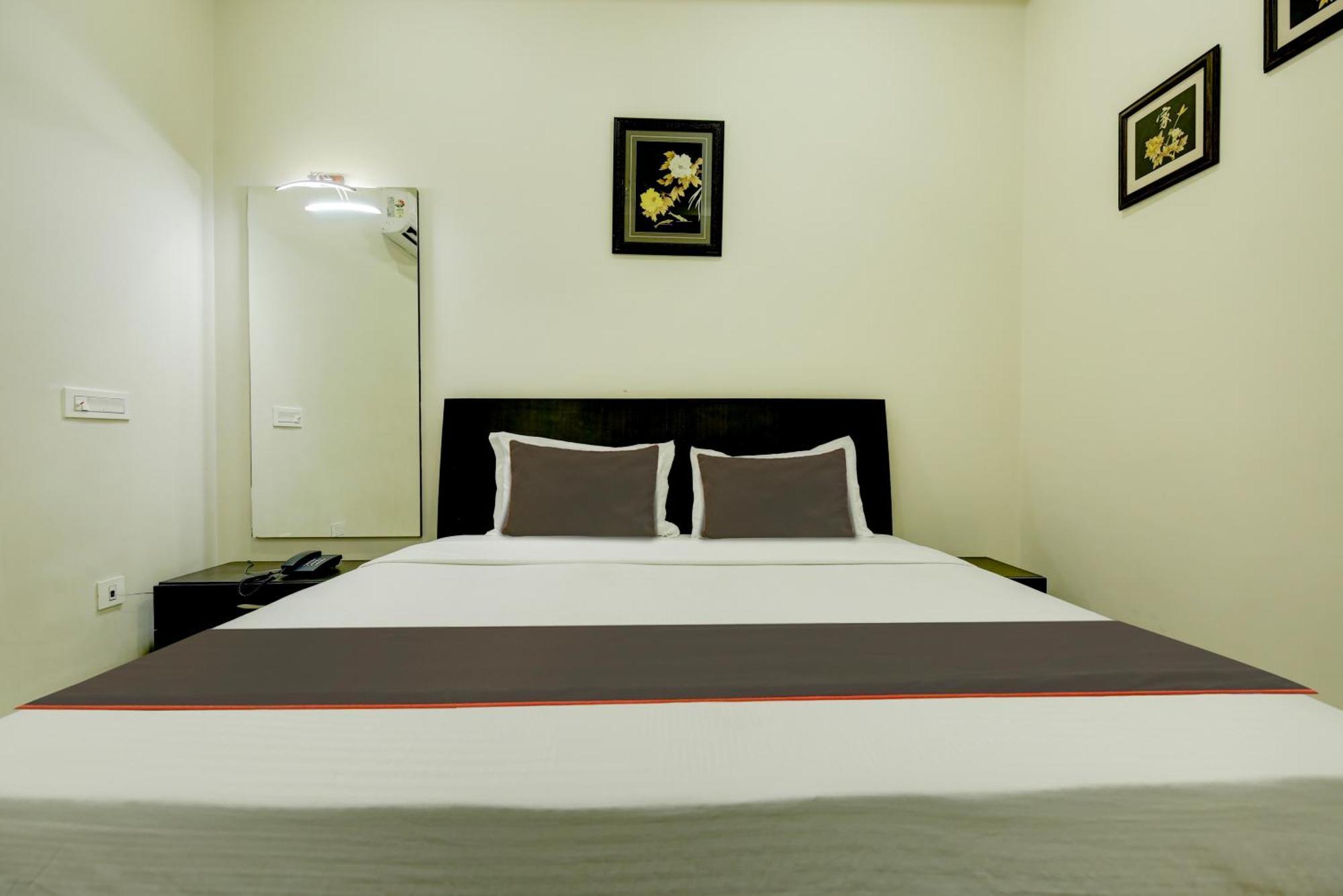 Super Collection O Ovel Hotel Grand Abadpura Buitenkant foto