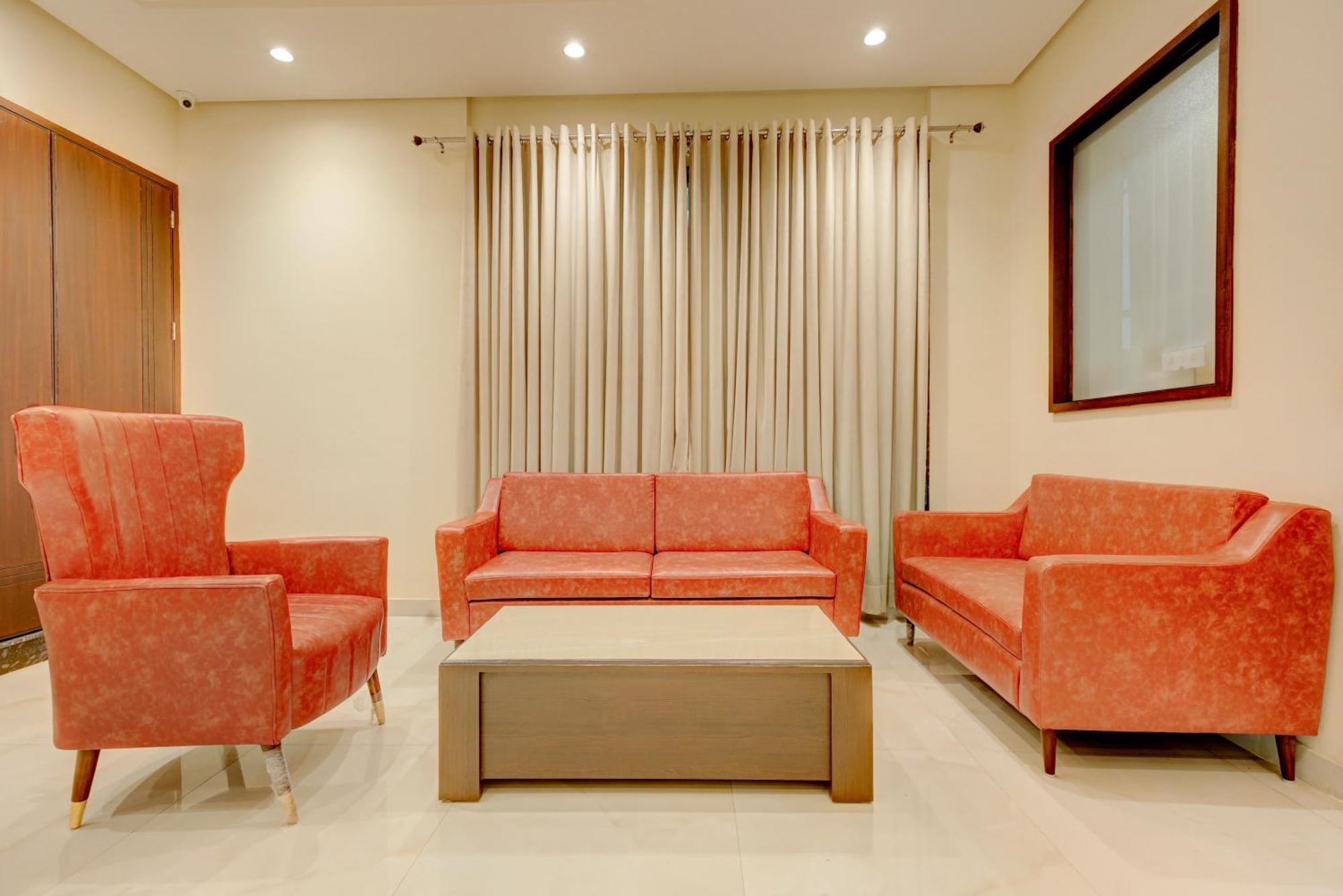 Super Collection O Ovel Hotel Grand Abadpura Buitenkant foto