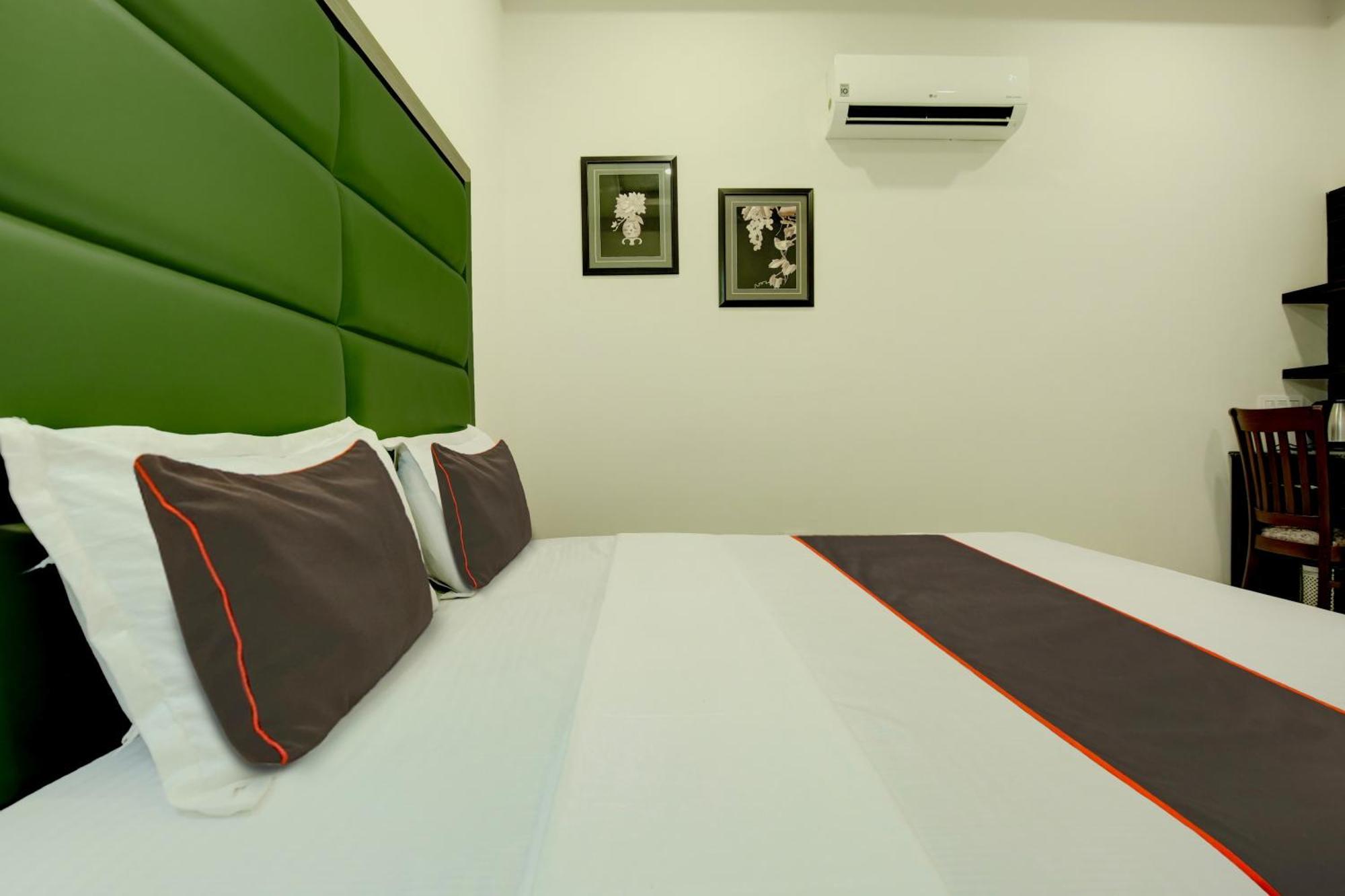 Super Collection O Ovel Hotel Grand Abadpura Buitenkant foto